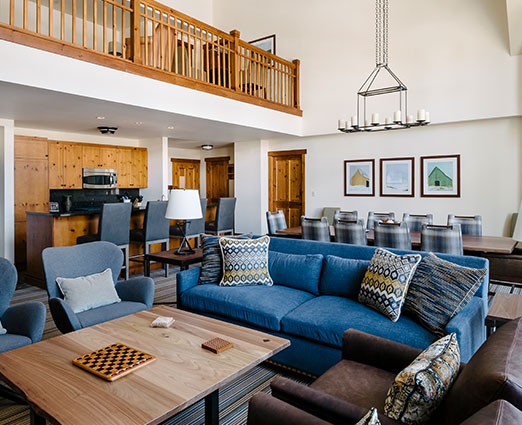 Penthouse Livingroom and Kitchen