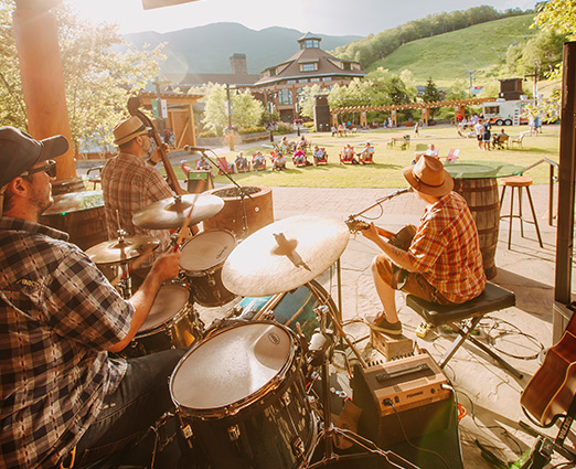 Complimentary Kids Activitie Live Music