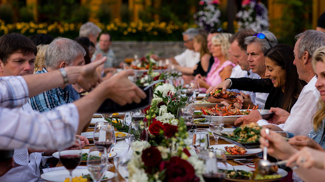 The Village Green - Great for outdoor dinner receptions!