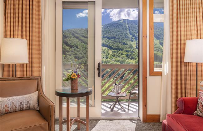 World of Hyatt Members Save up to 10% at The Lodge